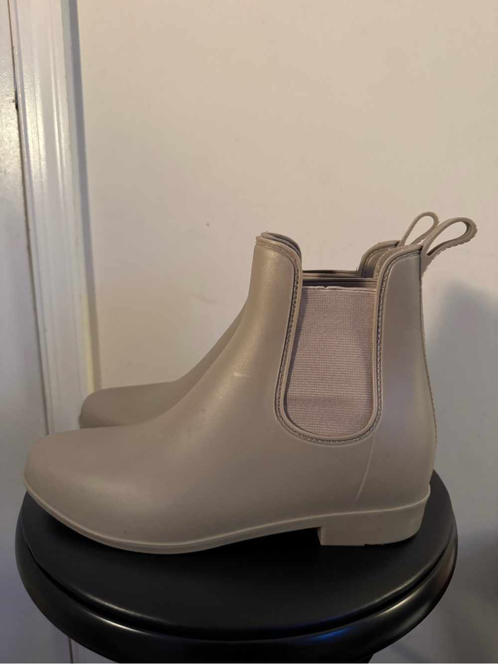 Women’s gray Rain Boots size 8